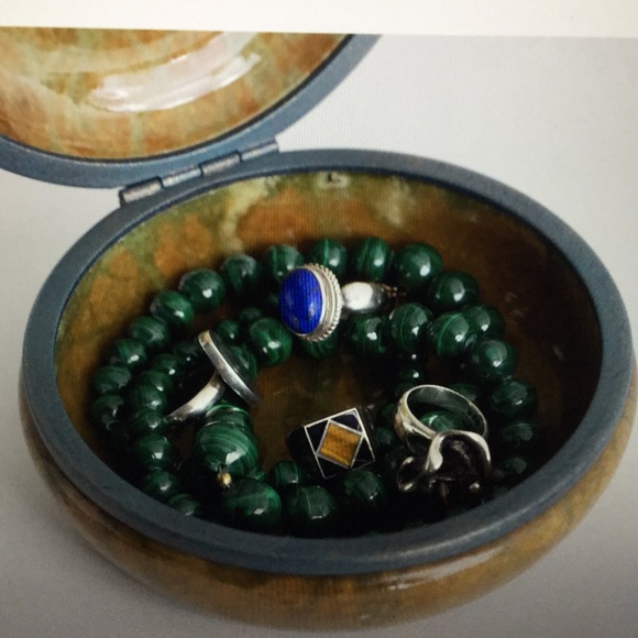 Vintage Round Italian Alabaster Jewelry Box - Picture 8 of 8